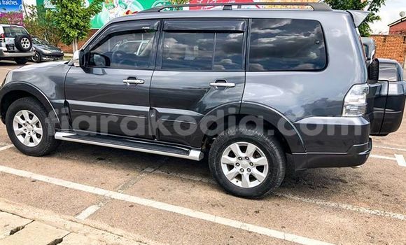 Buy Used Mitsubishi Pajero Black Car in Antananarivo in Analamanga Buy Used Mitsubishi Pajero Black Car in Antananarivo in Analamanga