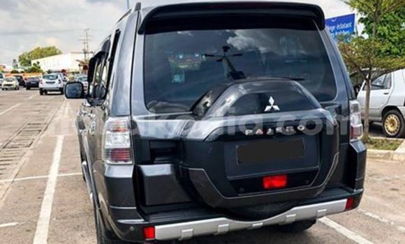 Buy Used Mitsubishi Pajero Black Car in Antananarivo in Analamanga Buy Used Mitsubishi Pajero Black Car in Antananarivo in Analamanga