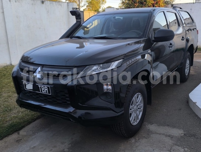 Big with watermark mitsubishi l200 analamanga antananarivo 9088