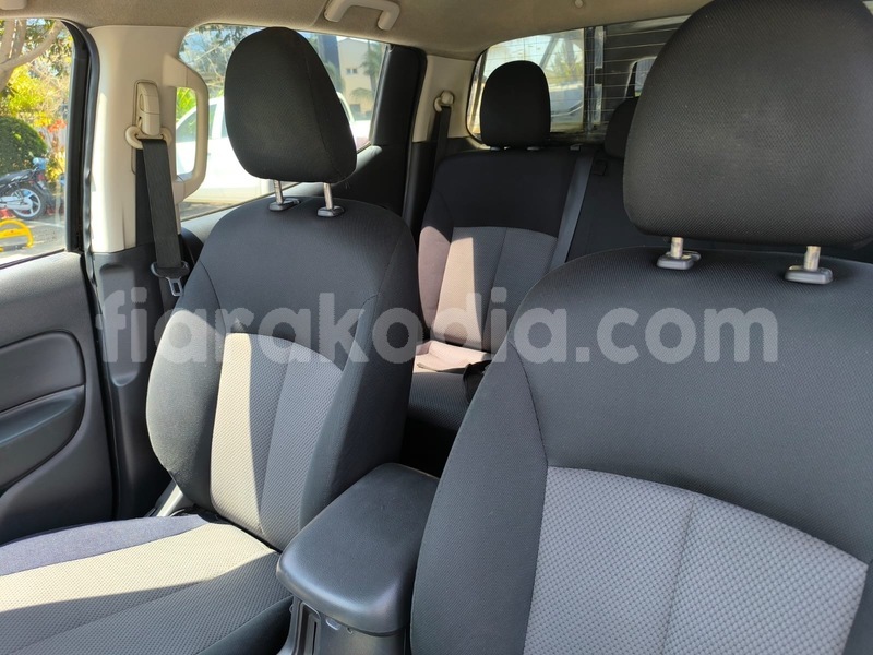 Big with watermark mitsubishi l200 analamanga antananarivo 9088