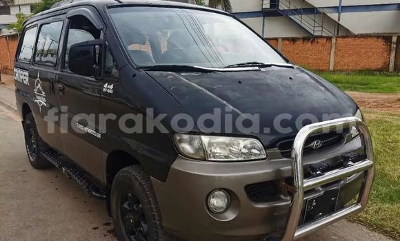 Acheter Occasion Voiture Hyundai Starex Noir à Antananarivo, Analamanga Acheter Occasion Voiture Hyundai Starex Noir à Antananarivo, Analamanga