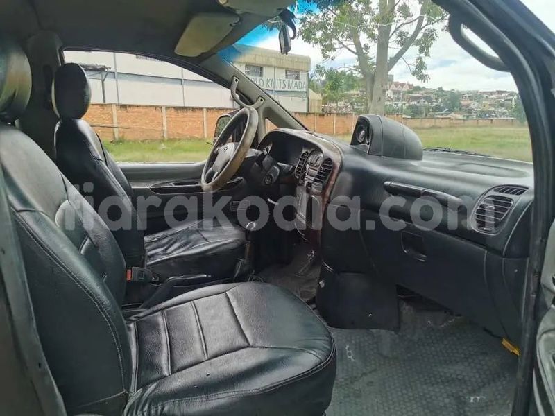 Big with watermark hyundai starex analamanga antananarivo 9094