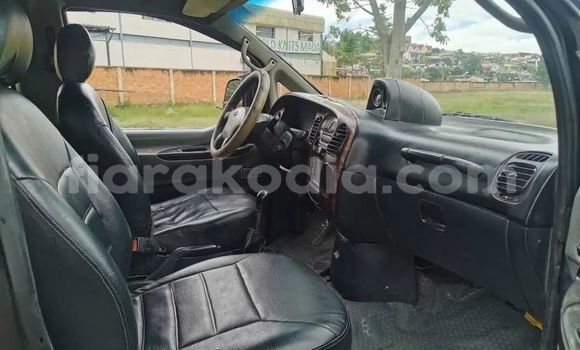 Acheter Occasion Voiture Hyundai Starex Noir à Antananarivo, Analamanga Acheter Occasion Voiture Hyundai Starex Noir à Antananarivo, Analamanga