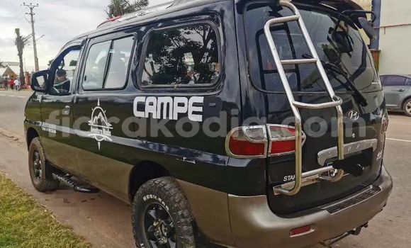 Acheter Occasion Voiture Hyundai Starex Noir à Antananarivo, Analamanga Acheter Occasion Voiture Hyundai Starex Noir à Antananarivo, Analamanga