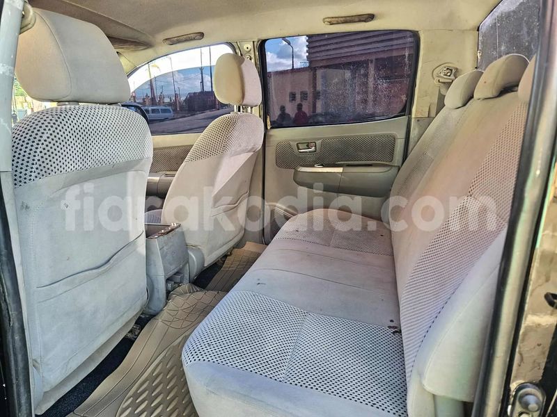 Big with watermark toyota hilux analamanga antananarivo 9095