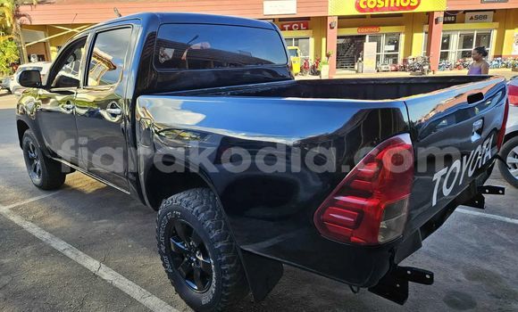 Acheter Occasion Voiture Toyota Hilux Noir à Antananarivo, Analamanga Acheter Occasion Voiture Toyota Hilux Noir à Antananarivo, Analamanga