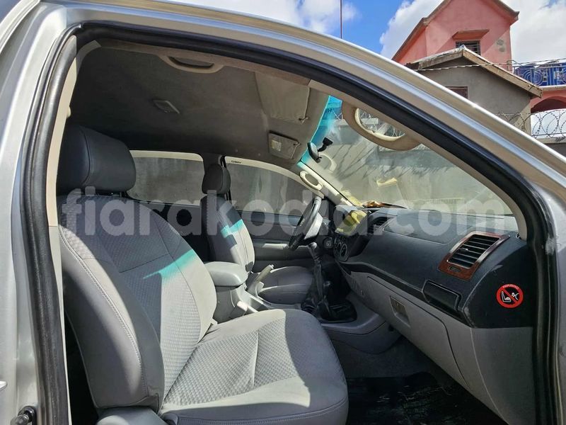 Big with watermark toyota vigo analamanga antananarivo 9098