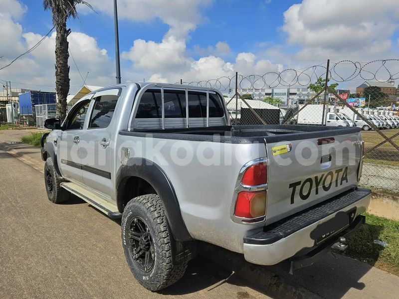 Big with watermark toyota vigo analamanga antananarivo 9098