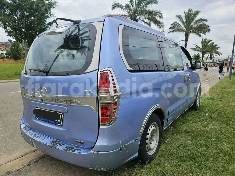 Big with watermark hyundai grand starex analamanga antananarivo 9100
