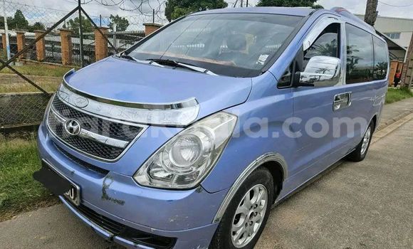 Acheter Occasion Voiture Hyundai Grand Starex Bleu à Antananarivo, Analamanga Acheter Occasion Voiture Hyundai Grand Starex Bleu à Antananarivo, Analamanga