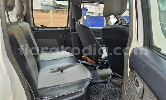 Acheter Occasion Voiture Nissan AD Blanc à Antananarivo, Analamanga Acheter Occasion Voiture Nissan AD Blanc à Antananarivo, Analamanga