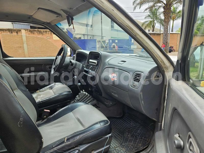 Big with watermark nissan ad analamanga antananarivo 9103