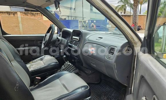 Acheter Occasion Voiture Nissan AD Blanc à Antananarivo, Analamanga Acheter Occasion Voiture Nissan AD Blanc à Antananarivo, Analamanga