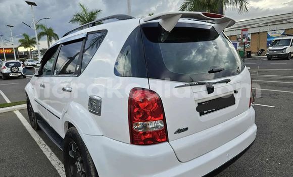 Acheter Occasion Voiture Toyota Ractis Blanc à Antananarivo, Analamanga Acheter Occasion Voiture Toyota Ractis Blanc à Antananarivo, Analamanga