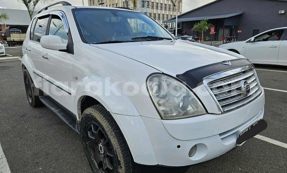 Acheter Occasion Voiture Toyota Ractis Blanc à Antananarivo, Analamanga Acheter Occasion Voiture Toyota Ractis Blanc à Antananarivo, Analamanga