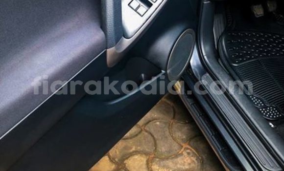 Buy Used Toyota RAV4 Blue Car in Antananarivo in Analamanga Buy Used Toyota RAV4 Blue Car in Antananarivo in Analamanga