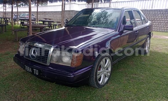 Acheter Occasion Voiture Mercedes‒Benz 190 Rouge à Antananarivo, Analamanga