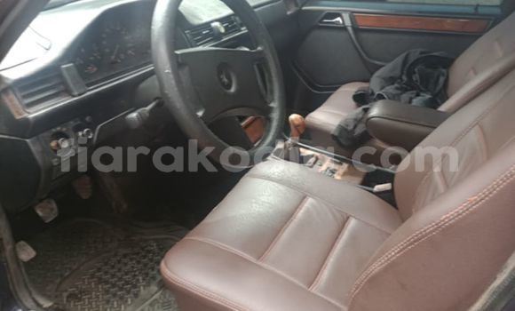 Acheter Occasion Voiture Mercedes‒Benz 190 Rouge à Antananarivo, Analamanga Acheter Occasion Voiture Mercedes‒Benz 190 Rouge à Antananarivo, Analamanga