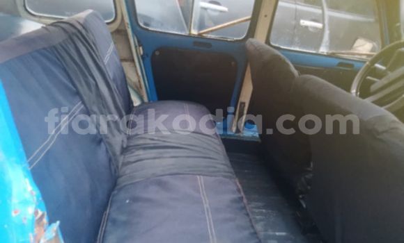 Acheter Occasion Voiture Renault 4 Bleu à Antananarivo, Analamanga Acheter Occasion Voiture Renault 4 Bleu à Antananarivo, Analamanga