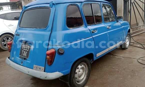 Acheter Occasion Voiture Renault 4 Bleu à Antananarivo, Analamanga Acheter Occasion Voiture Renault 4 Bleu à Antananarivo, Analamanga
