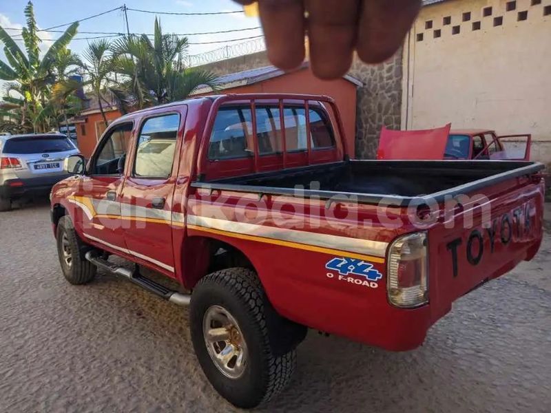 Big with watermark toyota hilux analamanga antananarivo 9116