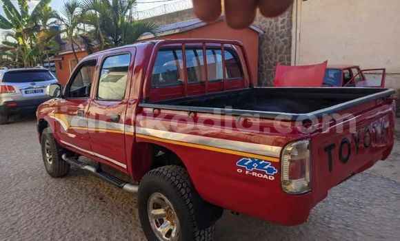 Acheter Occasion Voiture Toyota Hilux Rouge à Antananarivo, Analamanga Acheter Occasion Voiture Toyota Hilux Rouge à Antananarivo, Analamanga
