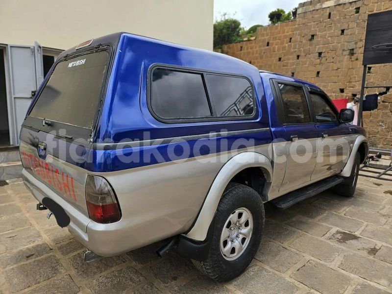 Big with watermark mitsubishi l200 analamanga antananarivo 9119