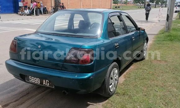 Acheter Occasion Voiture Daihatsu Charade Vert à Antananarivo, Analamanga Acheter Occasion Voiture Daihatsu Charade Vert à Antananarivo, Analamanga