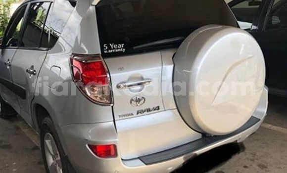 Buy Used Toyota RAV4 Silver Car in Antananarivo in Analamanga Buy Used Toyota RAV4 Silver Car in Antananarivo in Analamanga