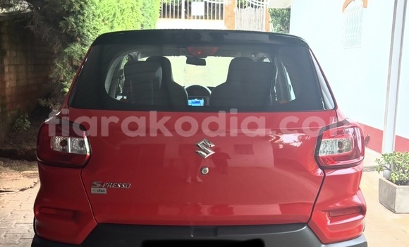 Buy Used Suzuki Jimny Red Car in Antananarivo in Analamanga Buy Used Suzuki Jimny Red Car in Antananarivo in Analamanga