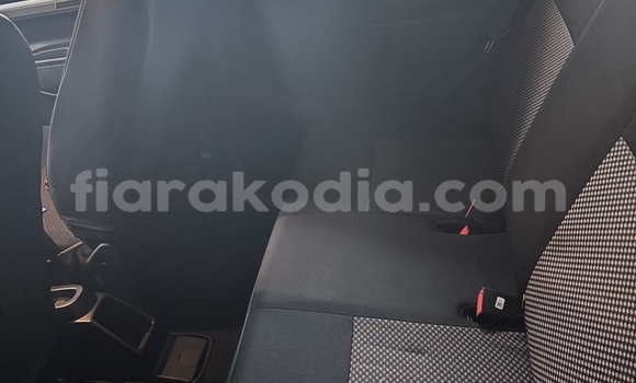 Buy Used Suzuki Jimny Red Car in Antananarivo in Analamanga Buy Used Suzuki Jimny Red Car in Antananarivo in Analamanga