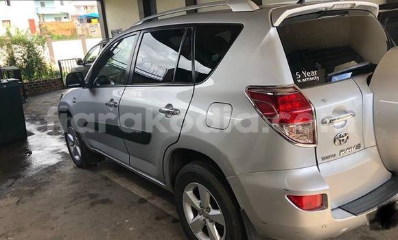 Buy Used Toyota RAV4 Silver Car in Antananarivo in Analamanga Buy Used Toyota RAV4 Silver Car in Antananarivo in Analamanga