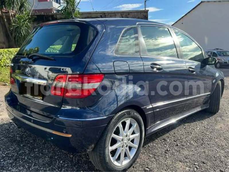 Big with watermark mercedes viano analamanga antananarivo 9135