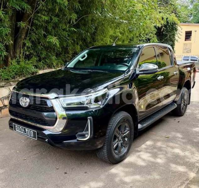 Big with watermark toyota hiace analamanga antananarivo 9137