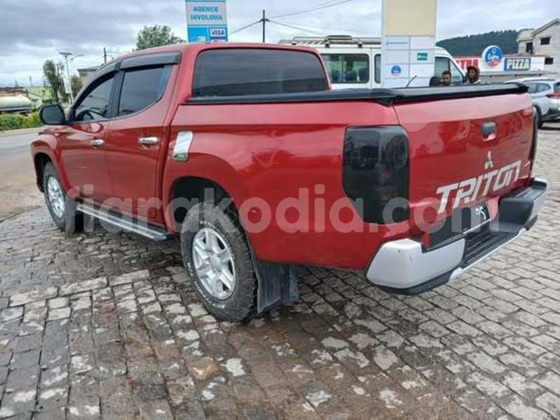 Big with watermark mitsubishi l200 analamanga antananarivo 9139