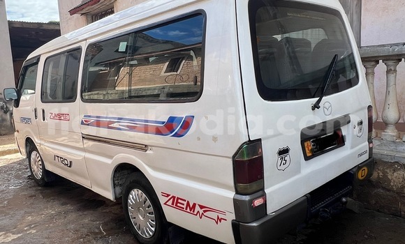 Acheter Occasion Voiture Mazda E2200 Blanc à Antananarivo, Analamanga Acheter Occasion Voiture Mazda E2200 Blanc à Antananarivo, Analamanga