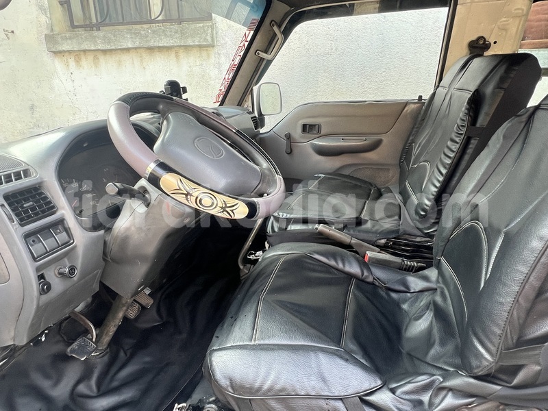 Big with watermark mazda e2200 analamanga antananarivo 9143