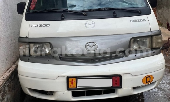 Acheter Occasion Voiture Mazda E2200 Blanc à Antananarivo, Analamanga Acheter Occasion Voiture Mazda E2200 Blanc à Antananarivo, Analamanga