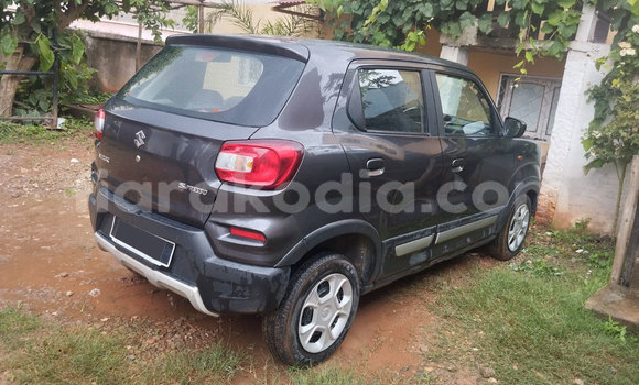Acheter Occasion Voiture Suzuki Jimny Gris à Antananarivo, Analamanga Acheter Occasion Voiture Suzuki Jimny Gris à Antananarivo, Analamanga