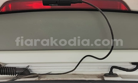 Acheter Occasion Voiture Kia Sorento Blanc à Antananarivo, Analamanga Acheter Occasion Voiture Kia Sorento Blanc à Antananarivo, Analamanga