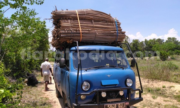 Acheter Occasion Voiture UAZ 469 Bleu à Sambava, Sava Acheter Occasion Voiture UAZ 469 Bleu à Sambava, Sava