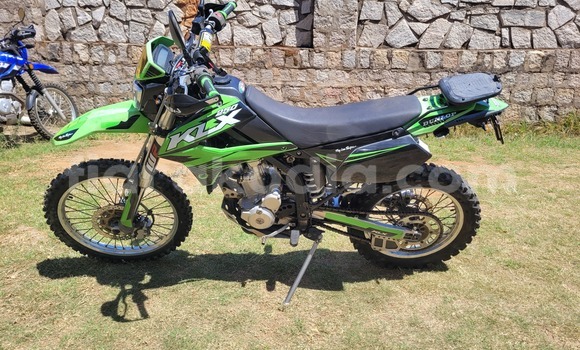 Acheter Occasion Moto Kawasaki KLX Vert à Fianarantsoa, Haute Matsiatra Acheter Occasion Moto Kawasaki KLX Vert à Fianarantsoa, Haute Matsiatra
