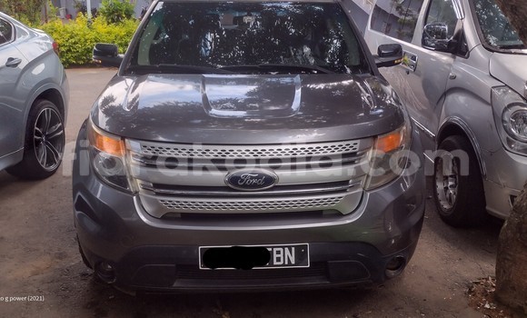 Buy Used Ford Explorer Silver Car in Antananarivo in Analamanga Buy Used Ford Explorer Silver Car in Antananarivo in Analamanga