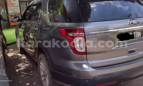 Buy Used Ford Explorer Silver Car in Antananarivo in Analamanga Buy Used Ford Explorer Silver Car in Antananarivo in Analamanga