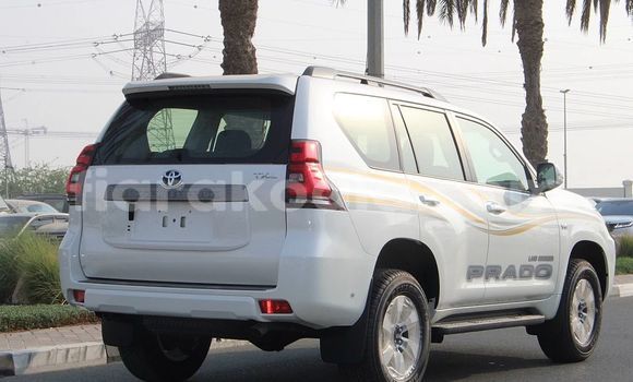 Acheter Occasion Voiture Toyota Land Cruiser Prado Blanc à Antananarivo, Analamanga Acheter Occasion Voiture Toyota Land Cruiser Prado Blanc à Antananarivo, Analamanga