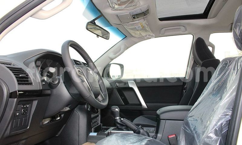 Big with watermark toyota land cruiser prado analamanga antananarivo 9157