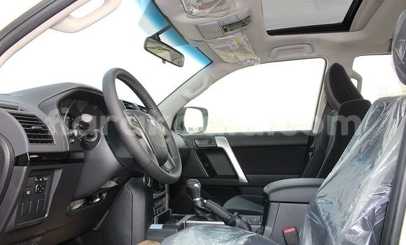 Acheter Occasion Voiture Toyota Land Cruiser Prado Blanc à Antananarivo, Analamanga Acheter Occasion Voiture Toyota Land Cruiser Prado Blanc à Antananarivo, Analamanga