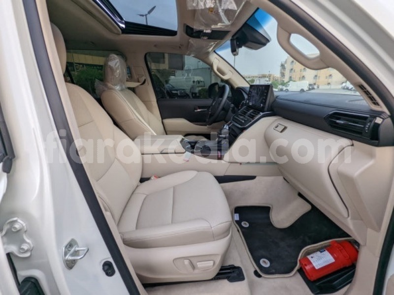 Big with watermark toyota land cruiser analamanga antananarivo 9160