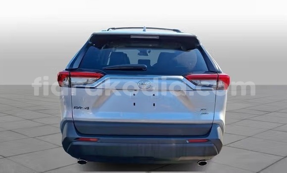 Acheter Occasion Voiture Toyota RAV4 Gris à Antananarivo, Analamanga Acheter Occasion Voiture Toyota RAV4 Gris à Antananarivo, Analamanga