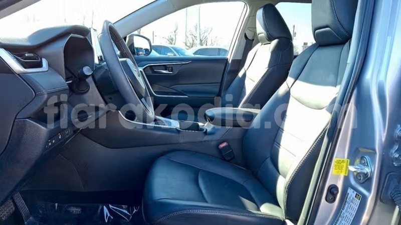 Big with watermark toyota rav4 analamanga antananarivo 9172